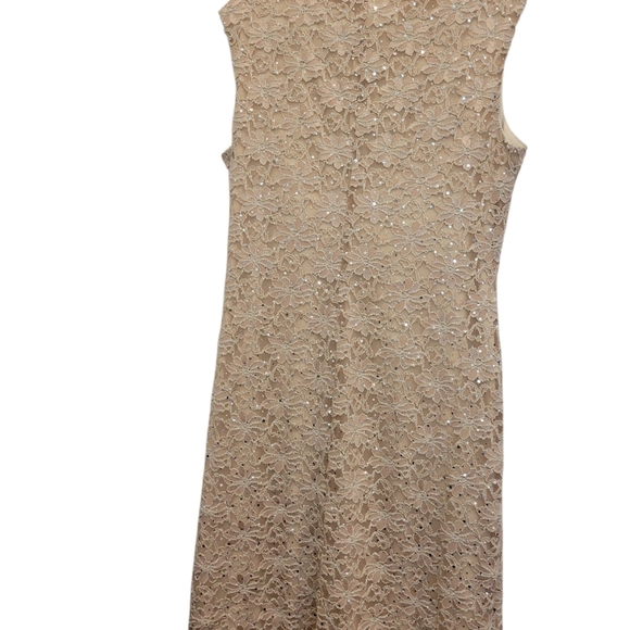 Beige Sheath Midi Dress with V-Neck for Wedding Guest Formal Special Occasion - Picture 4 of 9
